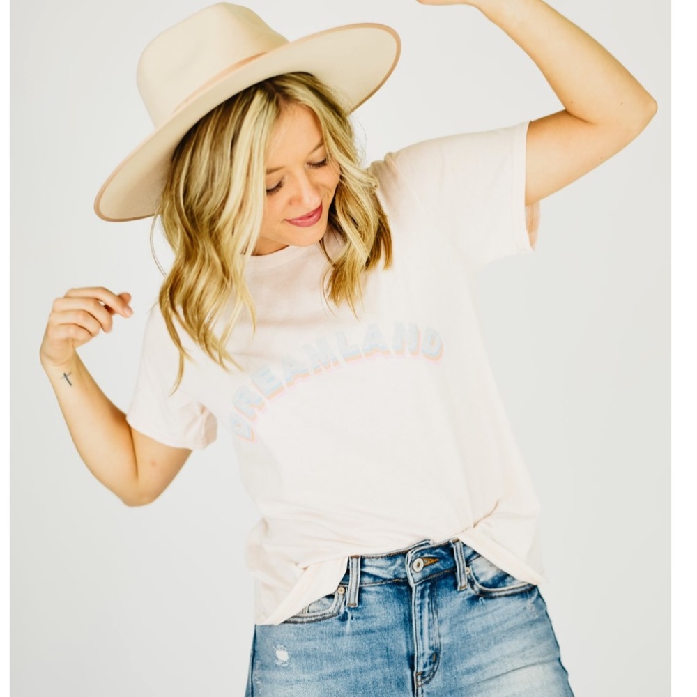 NWT DREAMLAND GRAPHIC TEE BLUSH PINK MEDIUM